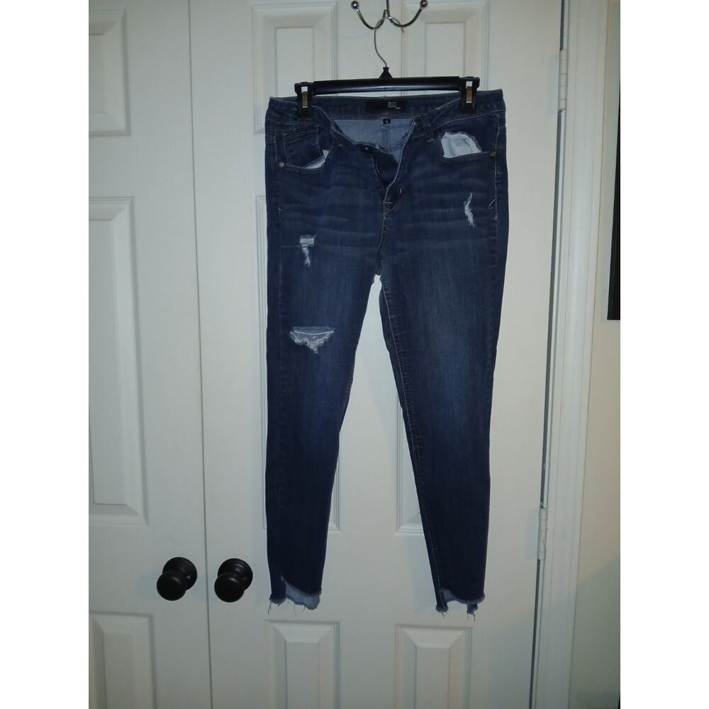 1822 Denim Women's Size 10 Distressed Skinny Jeans Dark Wash Raw Step Hem